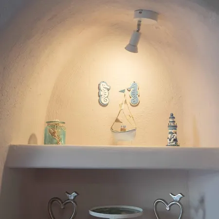 Bird Nest-santorini Cave Fira (Santorini)