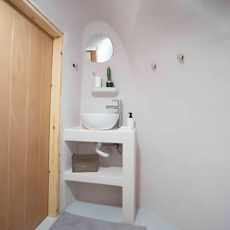 Bird Nest-santorini Cave Tatil Evi *