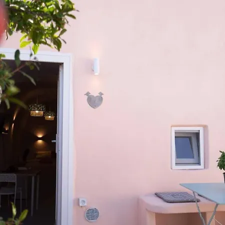 Bird Nest-santorini Cave Tatil Evi *