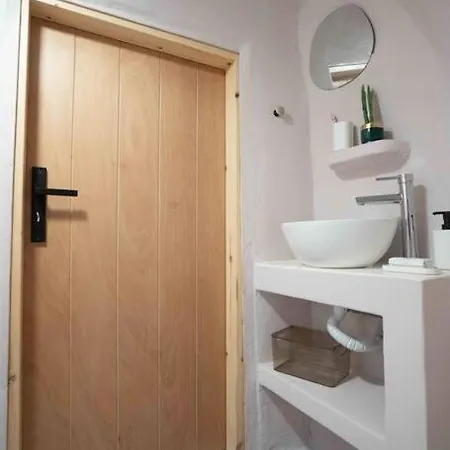 Bird Nest-santorini Cave Tatil Evi