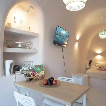 Bird Nest-santorini Cave Tatil Evi