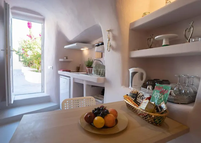 Bird Nest-santorini Cave