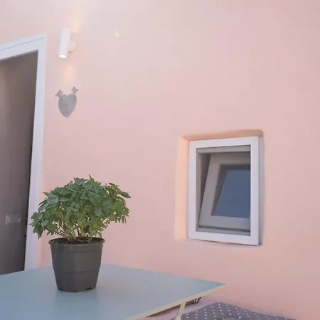 Bird Nest-santorini Cave بيت للعطل