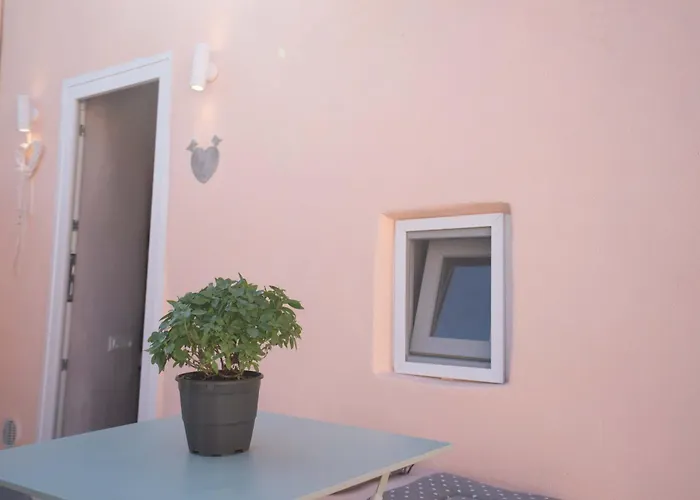 Bird Nest-santorini Cave بيت للعطل