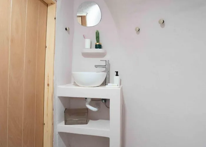 Bird Nest-santorini Cave بيت للعطل *