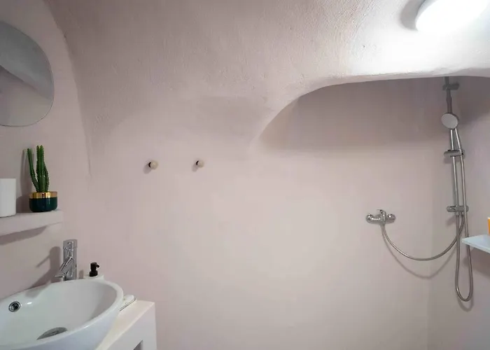 بيت للعطل Bird Nest-santorini Cave ثيرا