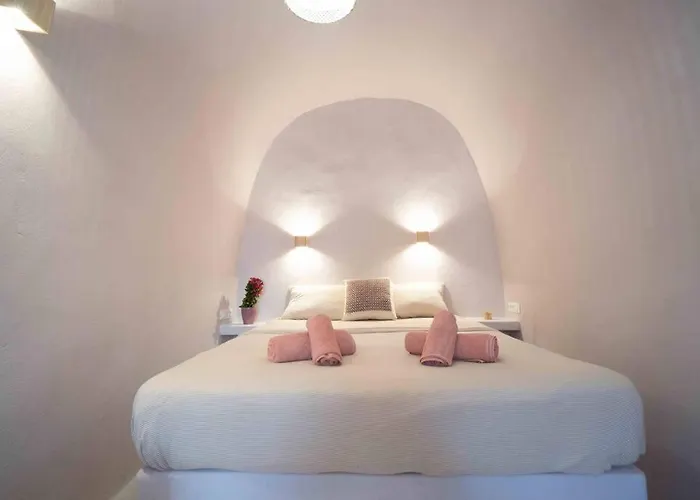 Bird Nest-santorini Cave Tatil Evi *